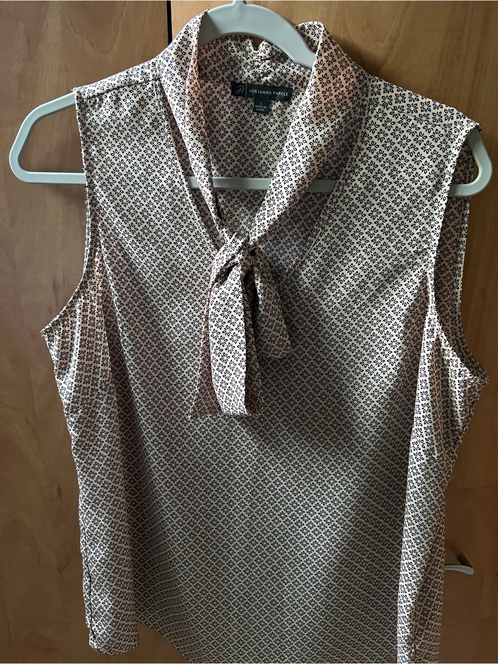 Adrianna Papell Cream and Black Printed Tie-Neck Sleeveless Camisole